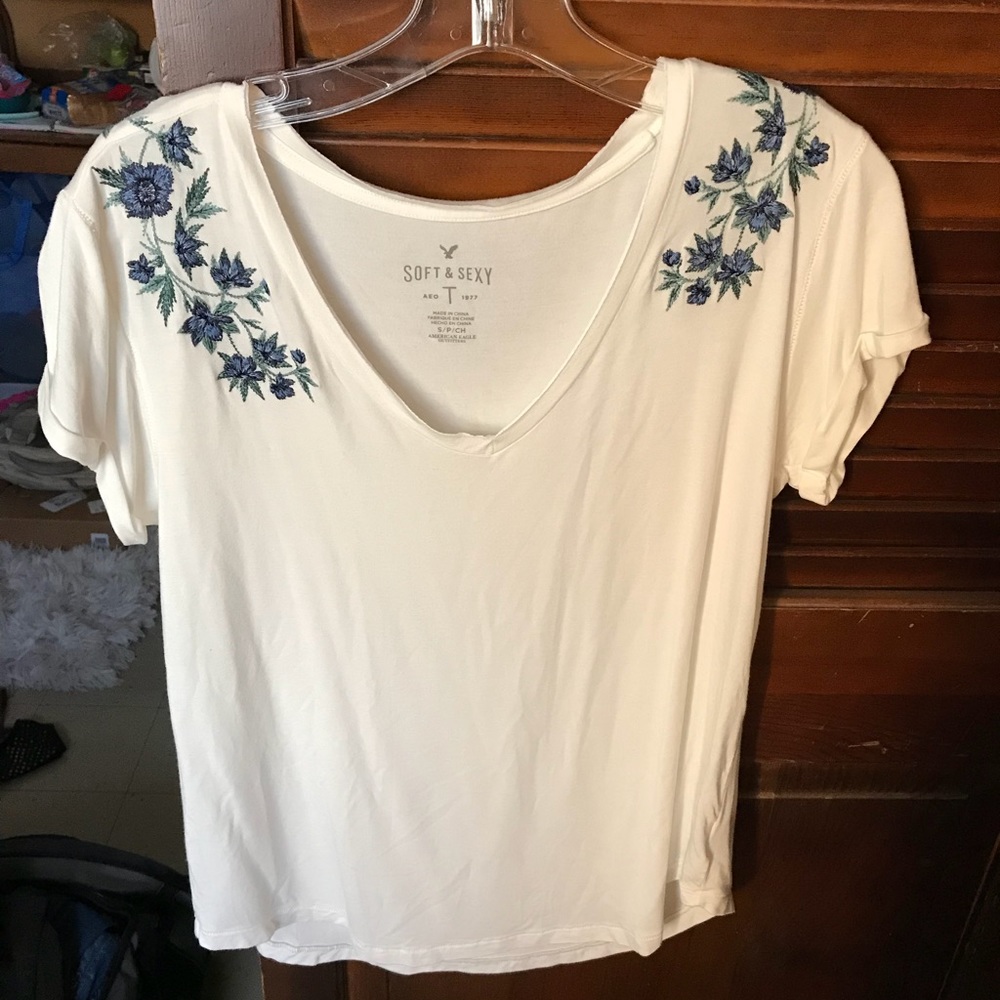NWOT AEO Soft and Sexy T-shirt